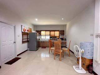 出租 3 卧室 独立屋 在 Si Racha, Chon Buri