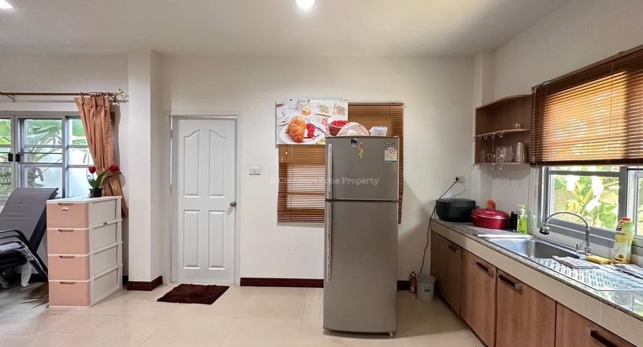 For rent 3 bedrooms house in Si Racha, Chonburi