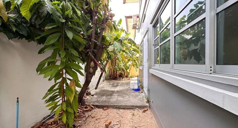For rent 3 bedrooms house in Si Racha, Chonburi