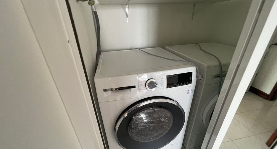 For rent 2 bedrooms apartment in Watthana, Bangkok