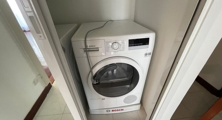 For rent 2 bedrooms apartment in Watthana, Bangkok
