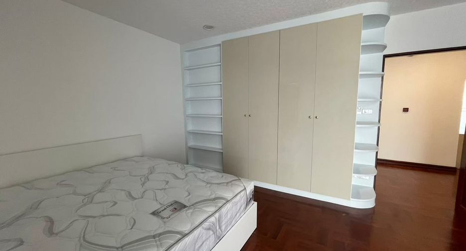 For rent 2 bedrooms apartment in Watthana, Bangkok
