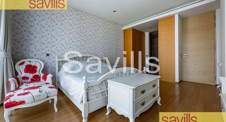 For rent 2 bedrooms condo in Sathon, Bangkok