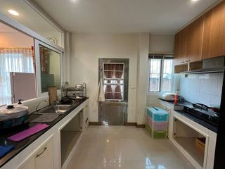 Аренда и продажа 3 спальни дом в Si Racha, Чонбури