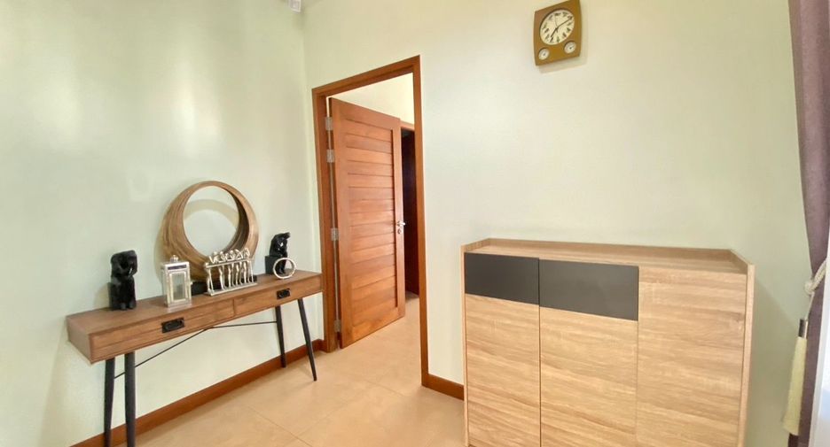 For rent 3 bedrooms villa in Huay Yai, Pattaya