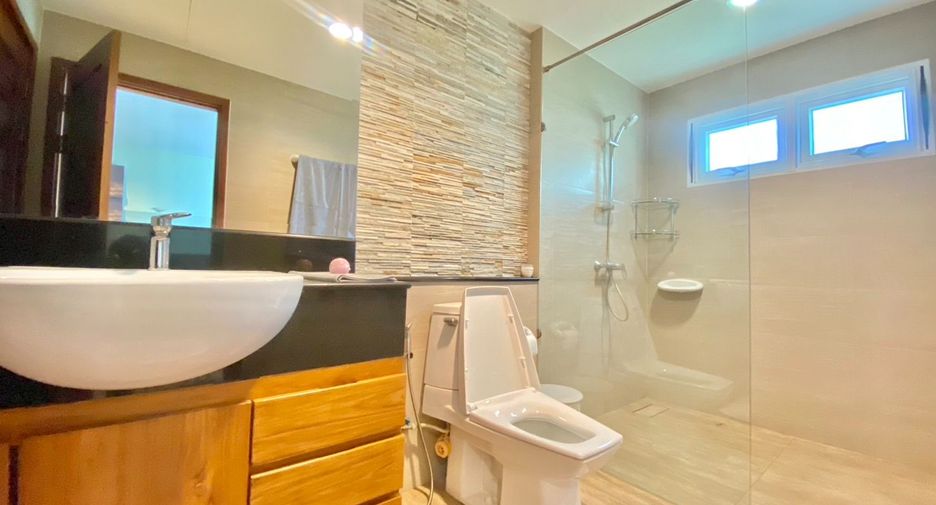 For rent 3 bedrooms villa in Huay Yai, Pattaya
