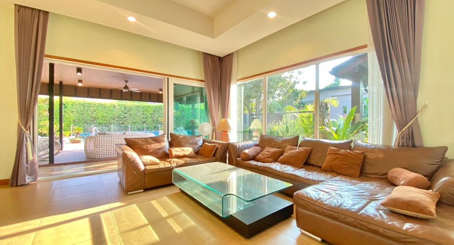 For rent 3 bedrooms villa in Huay Yai, Pattaya