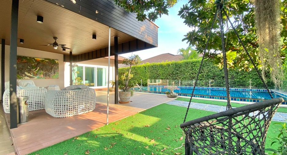 For rent 3 bedrooms villa in Huay Yai, Pattaya