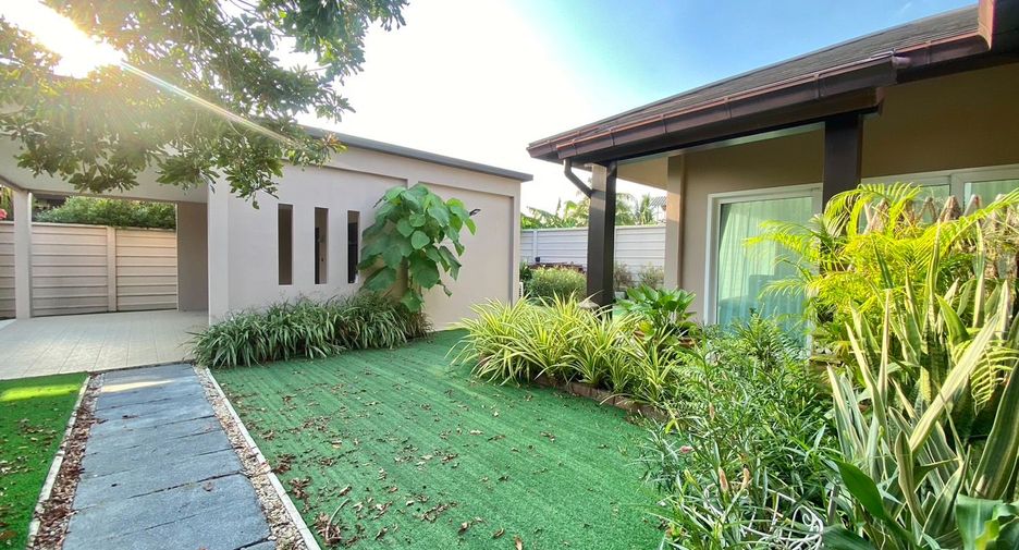 For rent 3 bedrooms villa in Huay Yai, Pattaya