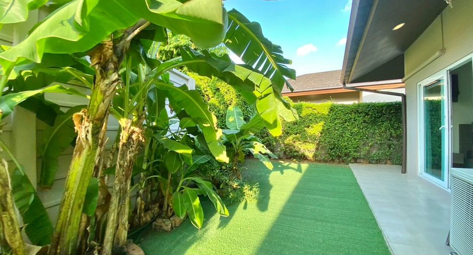 For rent 3 bedrooms villa in Huay Yai, Pattaya