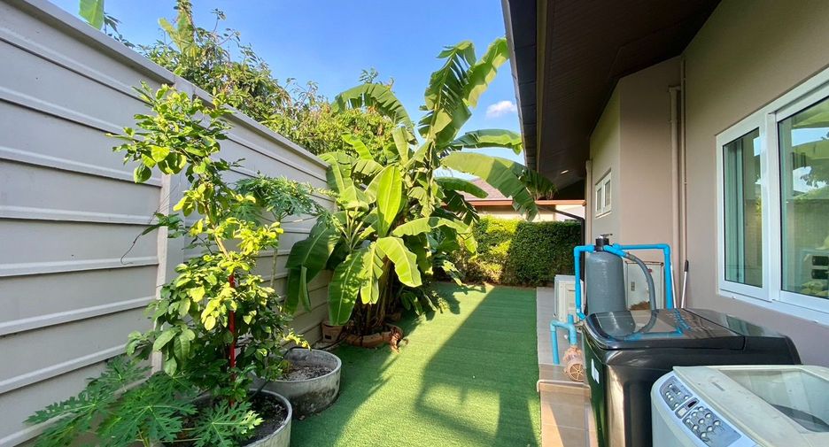 For rent 3 bedrooms villa in Huay Yai, Pattaya