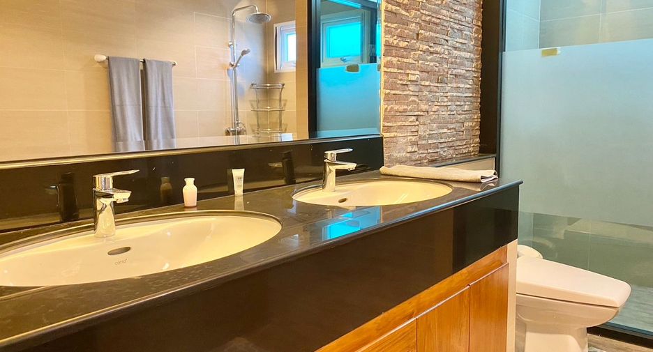 For rent 3 bedrooms villa in Huay Yai, Pattaya
