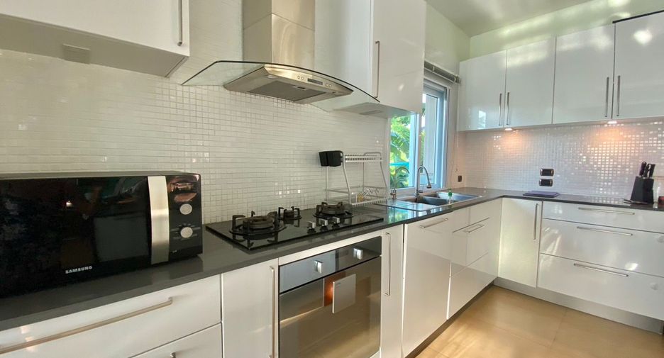 For rent 3 bedrooms villa in Huay Yai, Pattaya