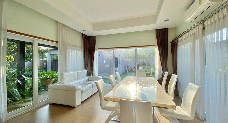 For rent 3 bedrooms villa in Huay Yai, Pattaya