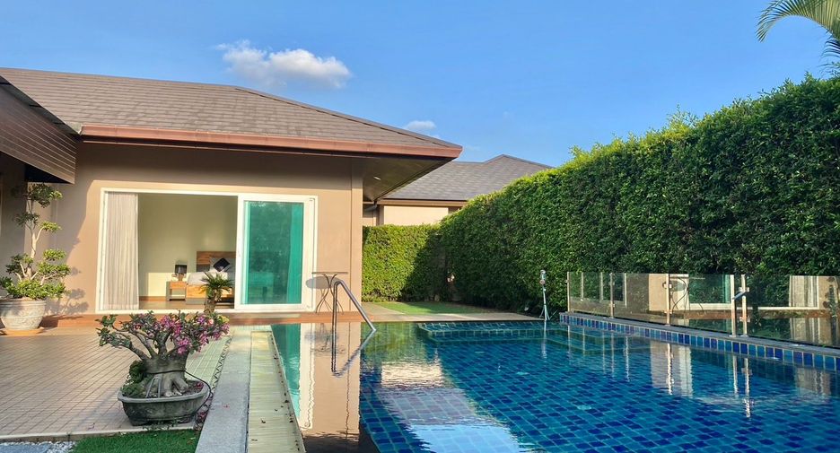 For rent 3 bedrooms villa in Huay Yai, Pattaya