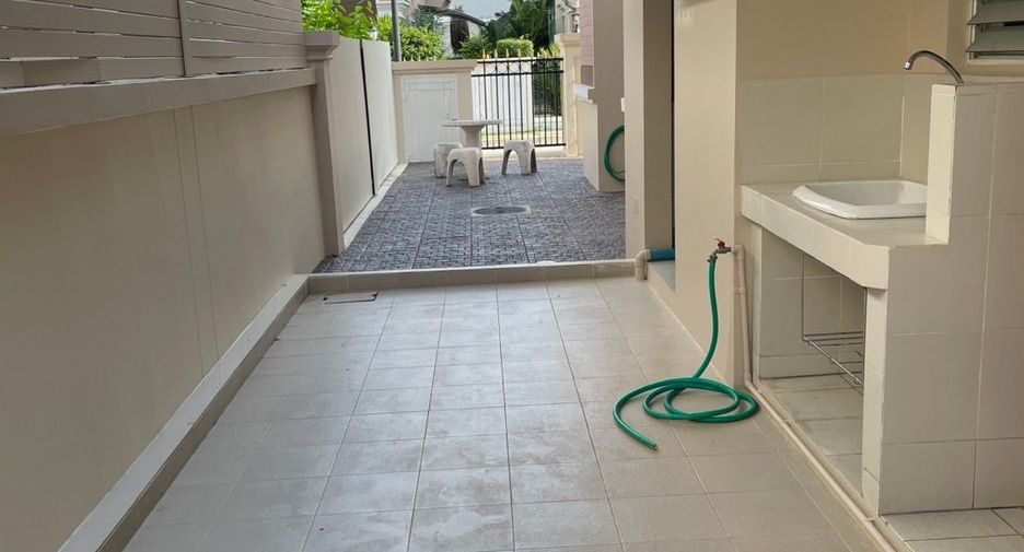 For rent 4 bedrooms house in Prawet, Bangkok