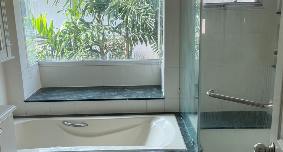 For rent 4 bedrooms house in Prawet, Bangkok