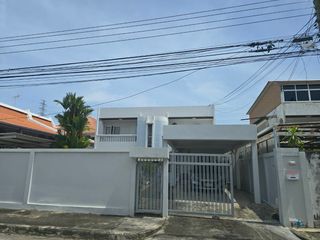 For sale 5 bedrooms house in Prawet, Bangkok