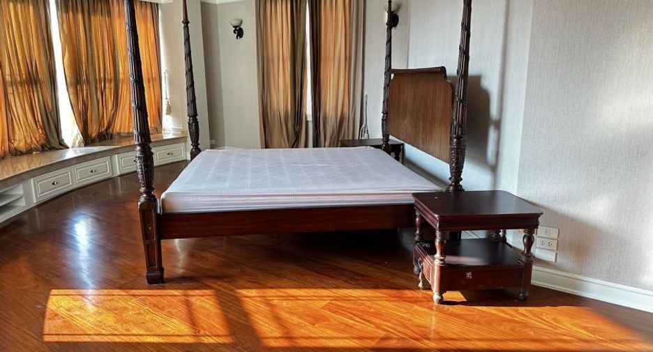 For rent 5 bedrooms house in Chatuchak, Bangkok