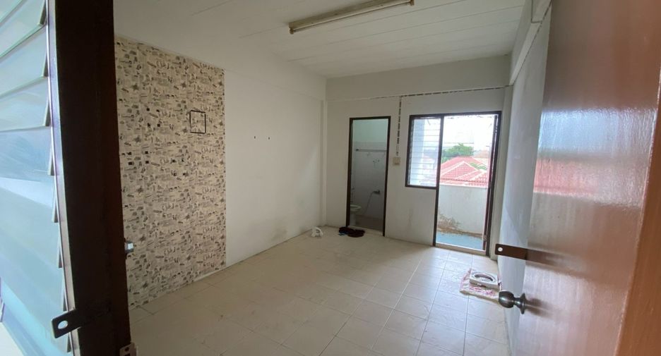 Apartamento con servicios en venta de 35 habitaciones en Bang Kapi, Bangkok