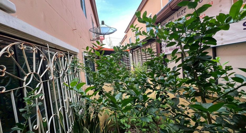 Casa adosada en venta de 3 habitaciones en Wang Noi, Phra Nakhon Si Ayutthaya
