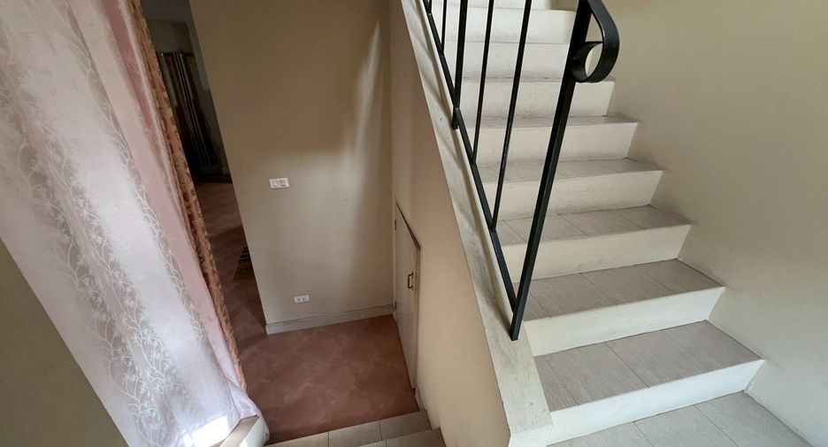 Casa adosada en venta de 3 habitaciones en Wang Noi, Phra Nakhon Si Ayutthaya