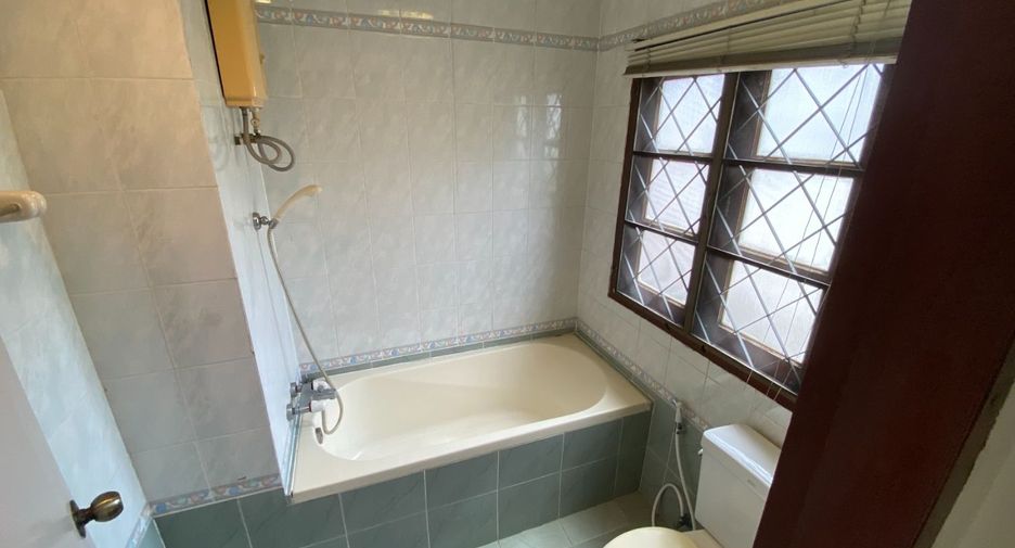 For rent そして for sale 4 ベッドルーム house in Pak Kret, Nonthaburi