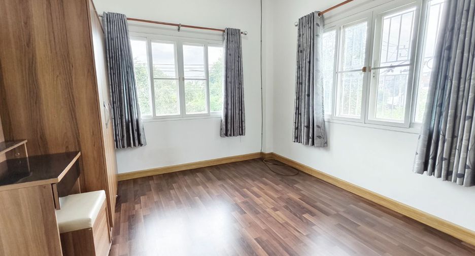 Haus zur Miete mit 4 Zimmer in Mueang Chiang Mai, Chiang Mai