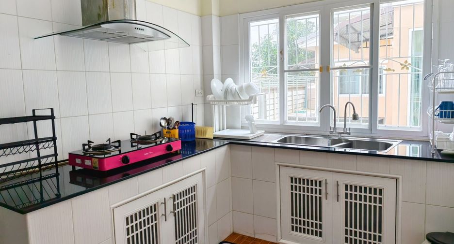 Haus zur Miete mit 4 Zimmer in Mueang Chiang Mai, Chiang Mai