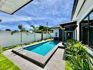 For rent 3 Beds villa in Bang Lamung, Chonburi