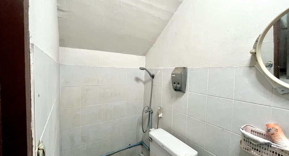 For sale 4 bedrooms townhouse in Bang Phlat, Bangkok