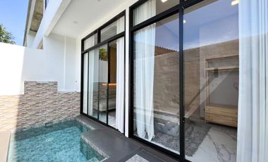 Casa adosada en venta de 4 habitaciones en Bang Lamung, Chonburi