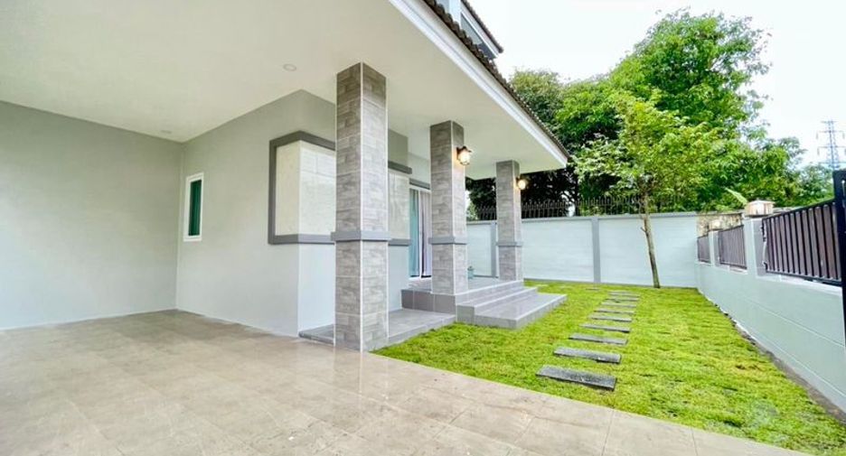 出售 3 卧室 独立屋 在 Si Racha, Chon Buri