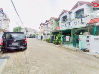 For sale 2 bed townhouse in Pak Kret, Nonthaburi