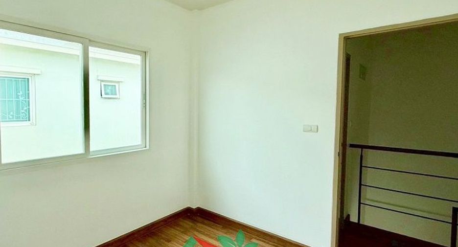 Reihenhaus zum Kauf mit 3 Zimmer in Lam Luk Ka, Pathum Thani