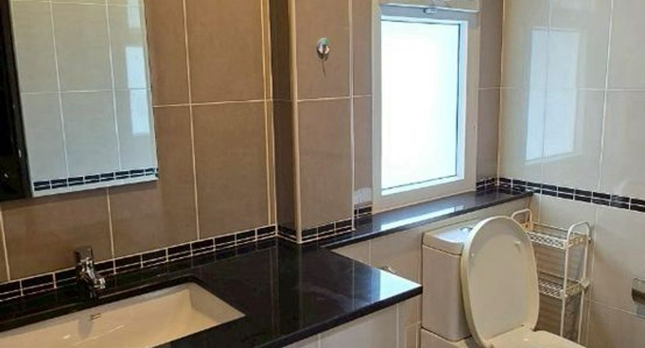 For rent 3 bedrooms house in Mueang Chiang Mai, Chiang Mai