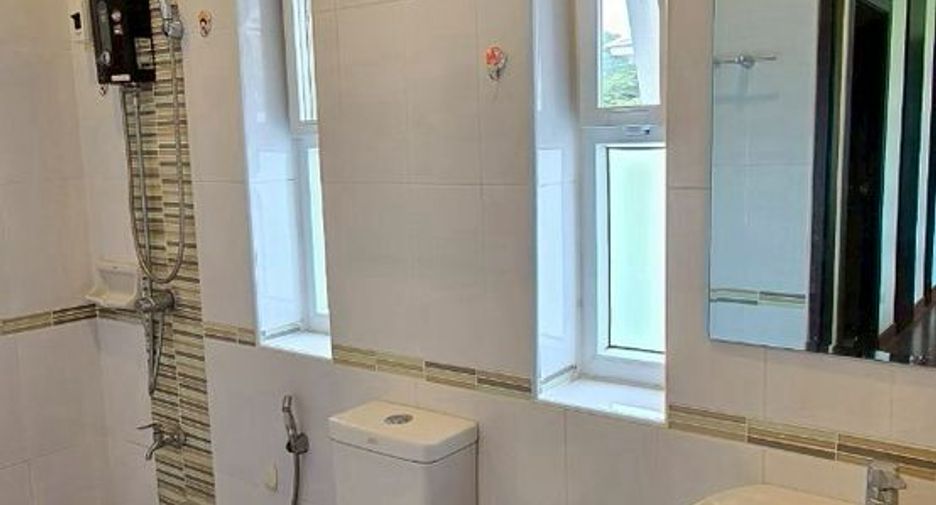 For rent 3 bedrooms house in Mueang Chiang Mai, Chiang Mai