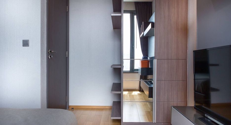 For sale 2 bedrooms condo in Khlong Toei, Bangkok