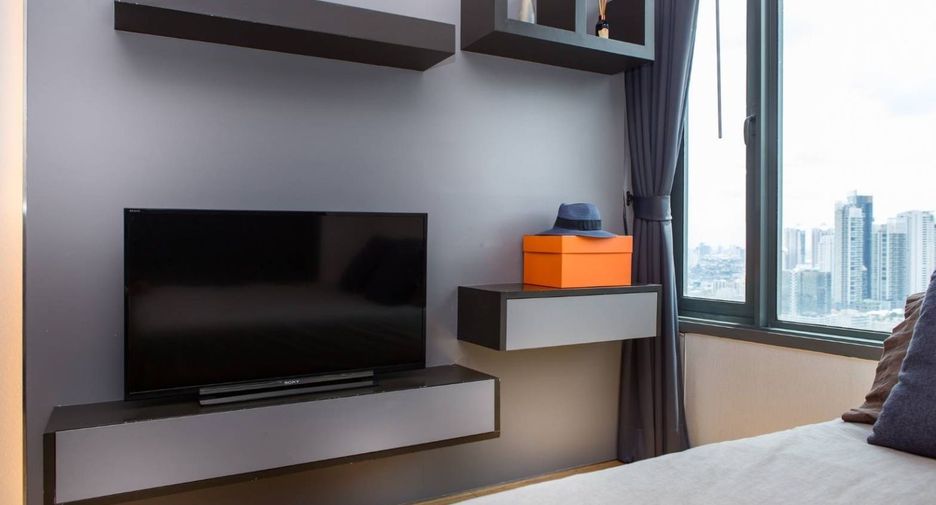 For sale 2 bedrooms condo in Khlong Toei, Bangkok