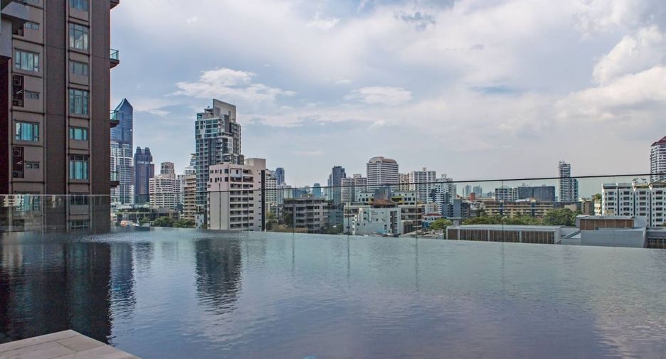 For sale 2 bedrooms condo in Khlong Toei, Bangkok