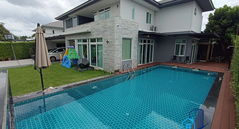 For sale 4 bedrooms house in Sai Mai, Bangkok