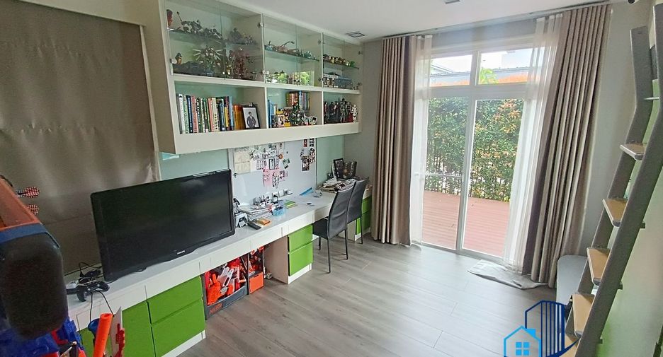 For sale 4 bedrooms house in Sai Mai, Bangkok