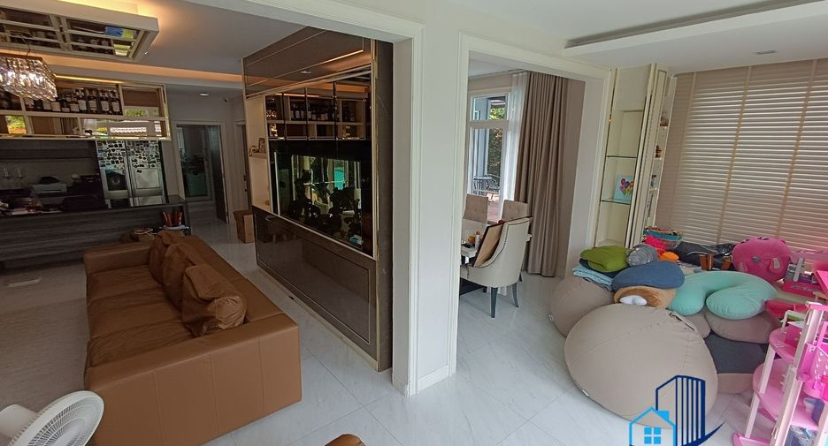 For sale 4 bedrooms house in Sai Mai, Bangkok