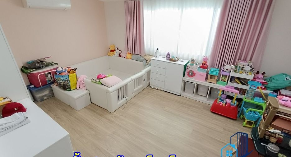 For sale 4 bedrooms house in Sai Mai, Bangkok