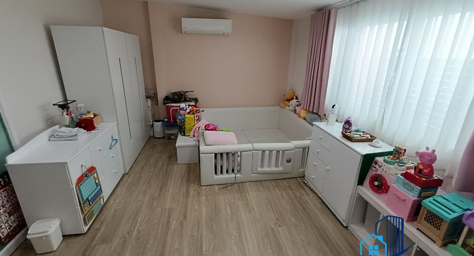 For sale 4 bedrooms house in Sai Mai, Bangkok