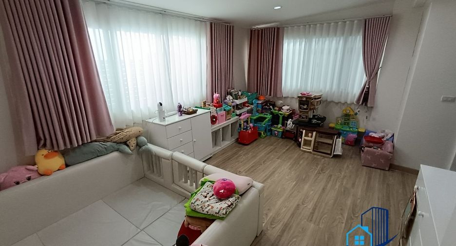 For sale 4 bedrooms house in Sai Mai, Bangkok