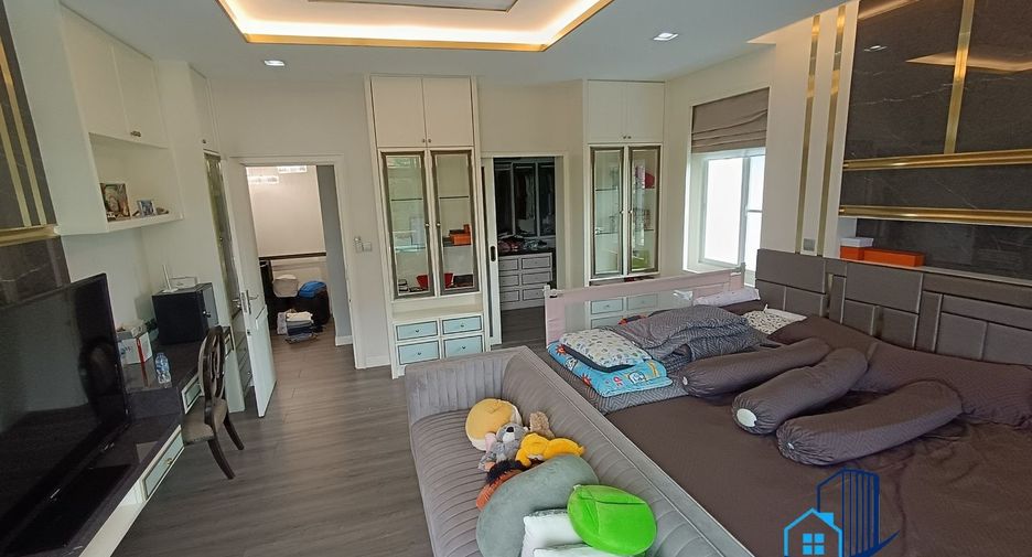 For sale 4 bedrooms house in Sai Mai, Bangkok