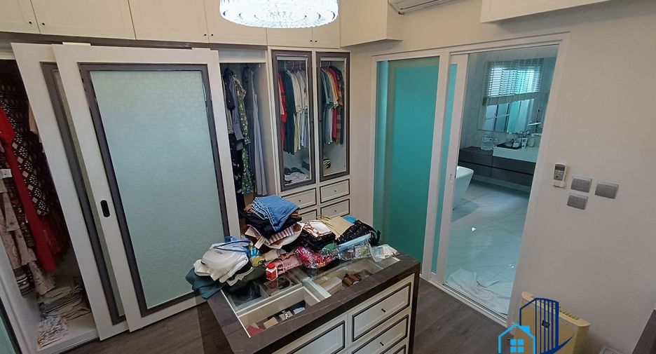 For sale 4 bedrooms house in Sai Mai, Bangkok