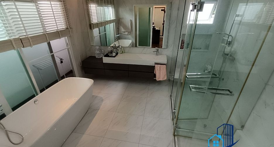 For sale 4 bedrooms house in Sai Mai, Bangkok