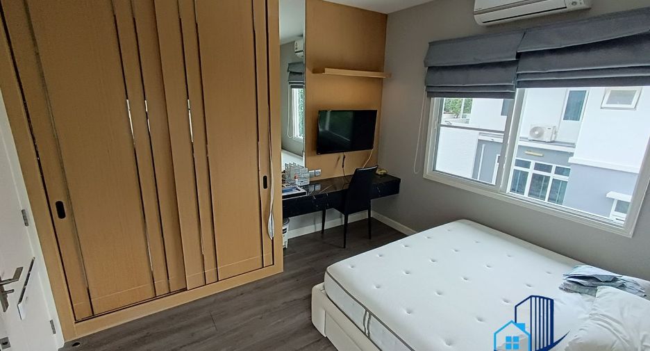 For sale 4 bedrooms house in Sai Mai, Bangkok